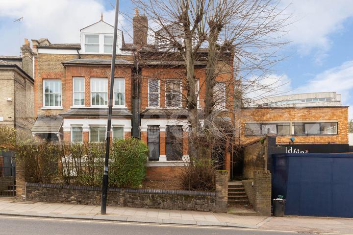  Two double bedroom flat located moments from the vibrant Crouch End Broadway Crouch Hill, Crouch End